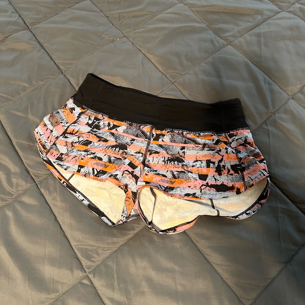 Lululemon low rise 2.5” inseam speed up short